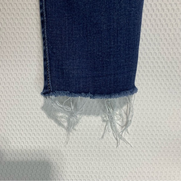 Denizen from Levi's Women's Low-Rise Blue Jeans Straight Size 3/26 - Picture 4 of 11